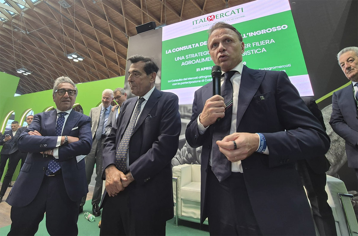 Da sinistra: Valentino Di Pisa, Fabio Massimo Pallottini con il Ministro dell’Agricoltura Francesco Lollobrigida